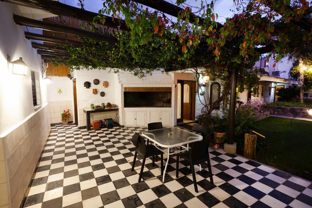 Posada De Rosas ميندوزا المظهر الخارجي الصورة